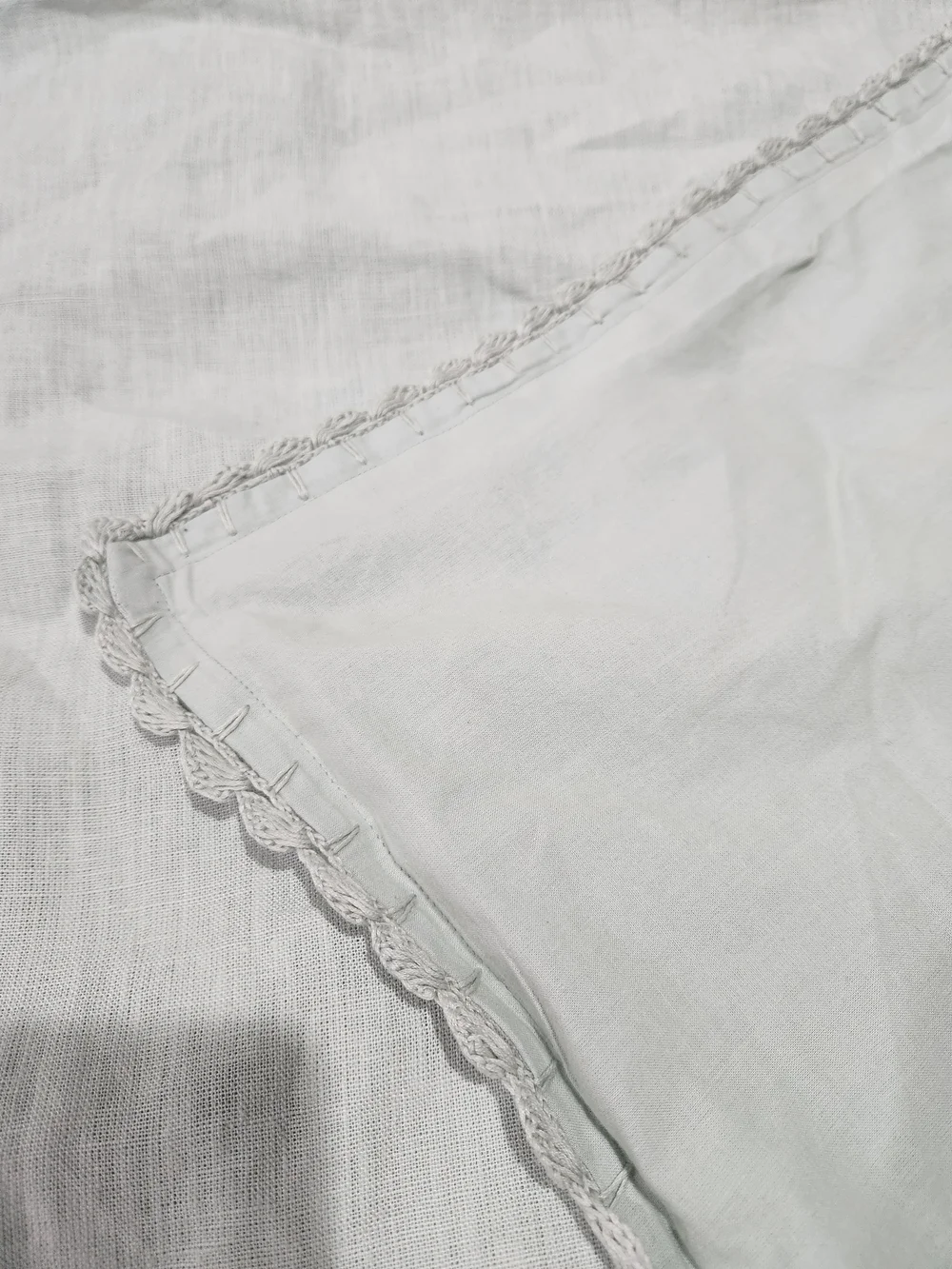 Surya elegant white